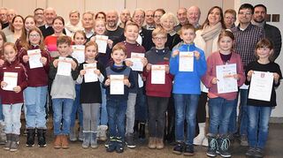 35 Kinder und Jugendliche, 55 Erwachsene und acht Familien wurden beim Ehrungsabend der Turnabteilung des TSV 1863 Tauberbischofsheim das Sportabzeichen verliehen.