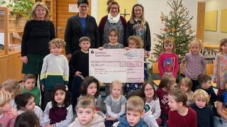 Das Kinderhaus St. Anna in lauda spendete 832 Euro an den ambulanten Kinder- Und Hospizdienst „Sonnenschein“ in Bad Mergentheim. Bild: