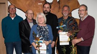 Ehrungen beim Obst- und Gartenbauverein Buch (von links): Ortsvorsteher Harald Honeck,Udo Lorenz (LOGL), Christel Spiesberger, Paul Eckert, Karl-Heinz Spiesberger und Ruthard Honeck.