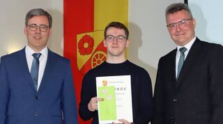 Leonhard Matejcek wurde als Prüfungsbester im Bereich der IHK Rhein-Neckar ausgezeichnet.