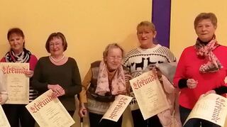 Für 50 Jahre Mitgliedschaft beim SV Mondfeld wurden ausgezeichnet: Hartmut Eckert, Konny Trabold, Ingrid Breiter, Birgit Lotz, Margareta Klein, Annemie Neufeld, Monika Ballweg, Ute Happ, Monika Grein und Lydia Eckert.