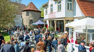 In und um die „Alte Turnhalle“ geht der beliebte Genießermarkt Ende April in die mittlerweile siebte Runde.