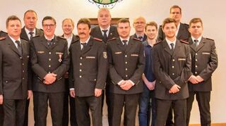 Die bisherige und neue Abteilungsleitung der Freiwilligen Feuerwehr Kützbrunn (von links): Adrian Bayer; Armin Bayer, Alexander Bayer, Marco Grullini, Michael Hellmuth, Gebhardt Stang, Elmar Schmieg, Mario Bayer, Alfons Wagner, Arne Rehberg, Felix Geiger, Alexander Schiefermeyer und Lukas Bandel.