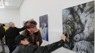 Viele Details gibt es in den Werken der Ausstellung „Rendezvous“ zu entdecken, die am Samstag in der Neuen Galerie des Klosters Bronnbach eröffnet wurde.