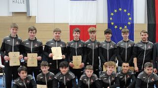 Die JSAG Seckachtal (links) sowie die U-15-Mannschaft der Tischtennisabteilung des VfB Sennfeld (rechts) wurden für ihre großartigen sprtlichen Leistungen ausgezeichnet.