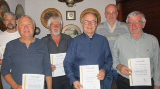 Ehrungen beim Sportschützenverein Steinbach: Das Bild zeigt (von links) Christian Richter, Berthold Ballweg, Bernhard Miltner, Elmar Grein, Rainer Oßwald und Toni Pallmert.