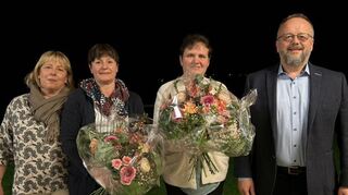 Die beiden aus ihrem Amt verabschiedeten Mitglieder mit dem ersten Vorsitzenden und seiner Stellvertreterin: (von links) Isolde Schmid, Claudia Lang, Anita Hartmann und Klaus Lang, es fehlt Elke Mittnacht.