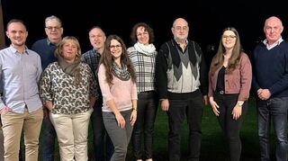 Die neue Vorstand: (von links) Kassenprüfer Johannes Blank, Kassier David Blank, Kassenprüfer Arnold Veth, stellvertretende Vorsitzende Isolde Schmid, Beisitzer Gerd Löhr, Beisitzer Melina Fries und Sonja Teufel, Ehrenvorsitzender Bruno Tremmel, Schriftführerin Laura Löhr, Beisitzer Martin Salch, Jugendvertreter Andreas Gabel, Dirigent Fabian Schnaidt, Vorsitzender Klaus Lang, es fehlt Beisitzer Frank Mittnacht.