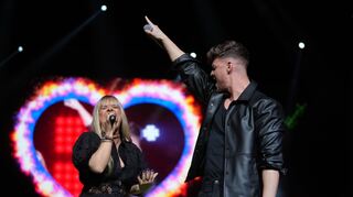 Sängerin Marina Marx und ihr Freund, Karsten Walter, machten bei der Schlagernacht des Jahres den Auftakt.