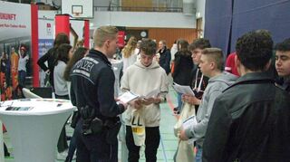 Auch überregionale Arbeitgeber waren anwesend und freuten sich über reges Interesse.