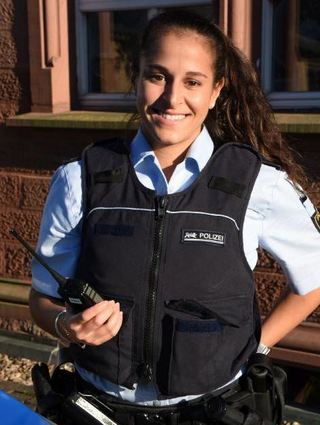 Die Tauberbischofsheim Polizeibeamtin Samira Badri trägt zum hohen Frauenanteil bei.