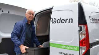 Jeden Donnerstag dreht Edmund Popp seine Runde durch den Altkreis Buchen. Er ist ehrenamtlicher Fahrer beim DRK-Kreisverband Buchen und liefert das tiefgefrorene Essen auf Rädern an die Senioren aus.