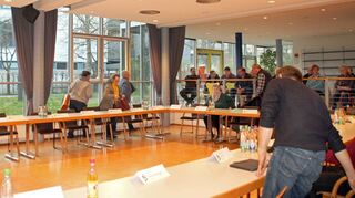 Deutlicher Protest: Gemeinderäte und Ortsvorsteher verließen geschlossen die jüngste Sitzung, nachdem Bürgermeisterin Heike Naber einer beantragten Änderung der Tagesordnung eine Absage erteilte.