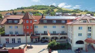 Der „Edelfinger Hof“ ist der Hauptstandort von Tobias Motz. Er betreibt noch drei weitere Hotels im Main-Tauber-Kreis.