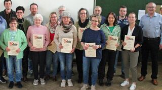 Zahlreiche Mitglieder des FC Schloßau wurden bei der Jahreshauptversammlung des Vereins für 25 Jahre Mitgliedschaft ausgezeichnet.