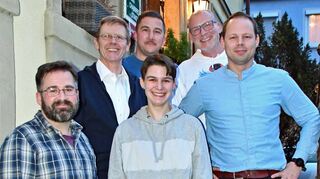 Die Führungsriege der Weikersheimer Selbstverteidigungs-Sportler mit den beiden neuen Stellvertretenden Abteiliungsleitern Miguel Keith (links) und Andreas Kirchberger (rechts) sowie Jugendvertreterin Lorena Seeber (Mitte).