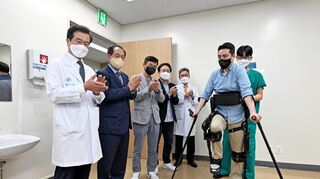 mid Groß-Gerau - Der von Hyundai entwickelte "X-ble MEX" soll bei der Rehabilitation von Querschnittsgelähmten zum Einsatz kommen.