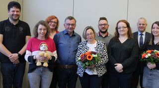 Nach den Neuwahlen (von links): Martin Heß, Teresa Schmitt, Simone Friedle, Hermann Schmitt, Barbara Schmitt, Stephan Kraus, Carmen Ernst, Bürgermeister Thomas Ludwig sowie Carina Frank.