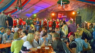 So wie vor ein paar Jahren dürfte es auch 1993 im Herbstfest-Bierzelt hoch hergegangen sein: Alkohol fließt in Strömen, die Hemmschwellen sinken. Fatal vor 30 Jahren für einen Mann aus Streichental.