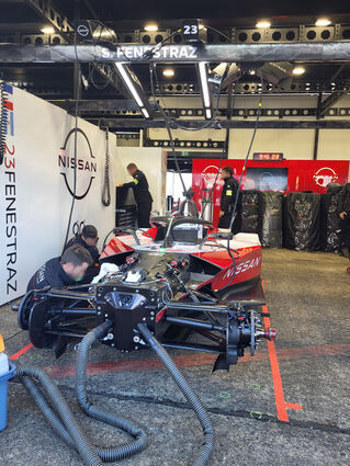 mid Berlin - Dabei sein ist alles. Das volle Programm bietet Nissan mit einer Boxenführung zu einem spannenden Blick hinter die Kulissen zum FIA Formel-E Rennen.