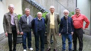 Die für langjährige Vereinstreue Geehrten (von links): stellvertretender Vorsitzender Robert Ödamer, Walter Pfannes (40 Jahre), Werner Mayer (70 Jahre), Kurt Kistner (60 Jahre), Bruno Metzger (25 Jahre) und Vorsitzender Alfred Gehring.