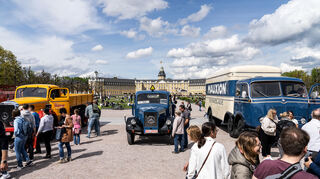 mid Groß-Gerau - Fest für Classic-Fans in Karlsruhe: Mercedes-Benz Trucks mit Oldtimer-Highlights beim "Tribut an Carl Benz".