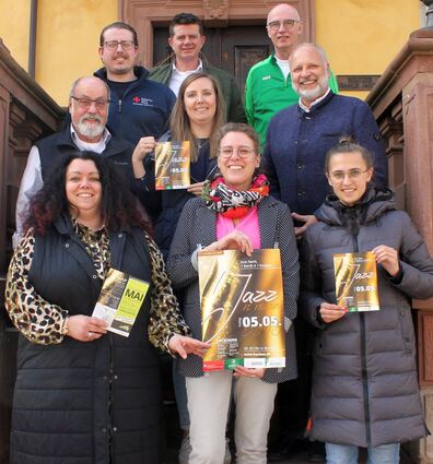 Verantwortliche, Organisatoren und Teilnehmer am diesjährigen „Goldenen Mai“ haben in einem Pressegespräch über das Einkaufsfest informiert. Die Vorfreude auf die Veranstaltung ist groß.