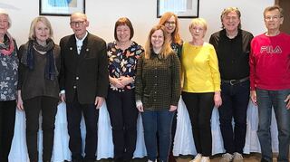 Beim Kneipp-Verein Tauberbischofsheim wurden langjährige und verdiente Mitglieder geehrt. Das Bild zeigt diese mit Annitraud Günther (links) sowie dem Vorstands- und Übungsleiterteam.