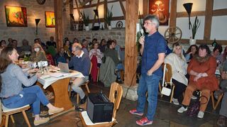 Rund 150 Besucher kamen am Donnerstag zu einem Info-Abend der Interessensgemeinschaft „Für unsere Region – gegen den Logistikstandort Frauental“ nach Tauberzell. Steffen Jodl, Regionalreferent Unterfranken des BUND Naturschutz Bayern, übte scharfe Kritik an dem Vorhaben, bei Frauental ein Industriegebiet auszuweisen, um dort eine 80 000 Quadratmeter große Halle für ein oder mehrere Industrieunternehmen zu bauen.