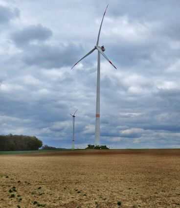 Windräder ähnlich wie diese sind auf einer 241 Hektar großen Fläche zwischen Baldersheim und Gelchsheim geplant.