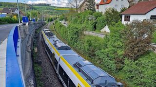 Engpass auf der Schiene: Der knapp vier Kilometer lange eingleisige Abschnitt der Frankenbahn zwischen Möckmühl und Züttlingen könnte in einem überschaubaren Zeitraum beseitigt werden. Der Berliner Verkehrsstaatssekretär Michael Theurer nährte beim Gipfel in der Möckmühler Stadthalle derartige Pläne.