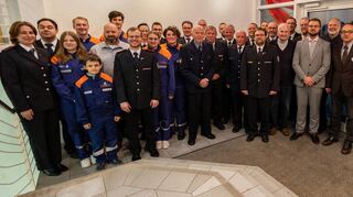 Die Neuaufgenommenen, Beförderten und Geehrten bei der Jahreshauptversammlung der Freiwilligen Feuerwehr Buchen, Abteilung Stadt.