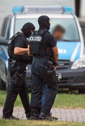 Einer Ermittlungsgruppe der Polizei ist die Zerschlagung einer kriminellen Struktur im Kreis Heilbronn gelungen. Mehrere Personen wurden festgenommen.