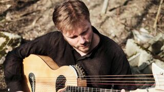Gitarrist Malte Vief ist am Sonntag, 7. Mai, um 17 Uhr zu Gast im fränkischen Spitalmuseum in Aub.