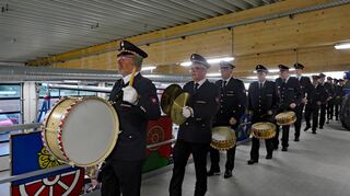 Extra für das Fest wiederreaktiviert wurde der Fanfarenzug der Feuerwehr Freudenberg.