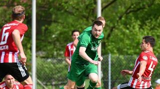Der FC Grünsfeld gewann knapp mit 2:1 die Partie gegen den 1. FC Umpfertal (grünes Trikot).