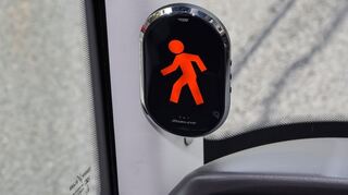 mid Groß-Gerau - Innovative Technik im Bus soll helfen, Kinder zu schützen.