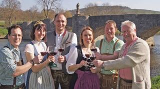 Das aktuelle Orgateam der Weinfestgemeinschaft mit Weinprinzessin Annemarie I. an der Spitze.