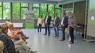 Die Referenten (hier mit Bürgermeister Dr. Lukas Braun) stellten sich auch den Fragen der Wirtschaftsvertreter.