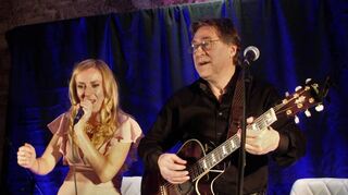 Unter dem Motto „Hörgenuss für Herz und Seele“ präsentiert das Musik- und Gesangsduo „June & Leo“ am Samstag, 20. Mai, um 19.30 Uhr im Pfarrkeller in Lauda ein Konzert mit deutschen und internationalen Hits, Songs, Balladen und Swing aus den 70er, 80er und 90er Jahren bis heute.