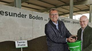 Der hochwertige Edelkompost Terra Preta wird im Biomassezentrum in Buchen aus regionalem Material und ohne chemische Zusatzstoffe hergestellt.
