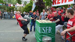 Sandsack tragen wird eine der Disziplinen sein, die beim Strongman-Cup am Donnerstag, 18. Mai, zu sehen sind.