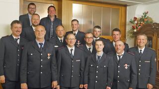 Wahlen, Ehrungen und Beförderungen standen auf der Tagesordnung der Jahreshauptversammlung der Höpfinger Feuerwehr.