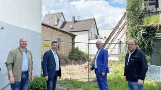 Bei einem Rundgang wurde Minister Peter Hauk ein Überblick über die Innenstadtsanierung in Walldürn gegeben.