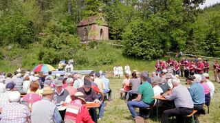 An der Sternwallfahrt zur St. Josephskapelle im Haigergrund beteiligten sich über 200 Pilgerinnen und Pilger aus den Pfarrgemeinden Königheim, Eiersheim, Dienstadt und Schweinberg.