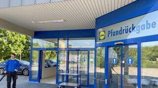 Noch steht „Lidl“ drauf, aber „Ceracon“ ist schon drin: Das Weikersheimer Unternehmen wird den Bau als Lager nutzen.