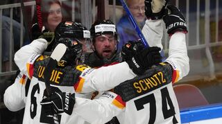 Deutschland richtet die Eishockey-Weltmeisterschaft 2027 aus. Die DEB-Auswahl ist dabei in der Mannheimer SAP Arena zu sehen.