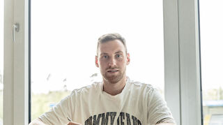 Timo Königsmann bleibt trotz Abstieg des SV Sandhausen aus der 2. Fußball-Bundesliga am Hardtwald.