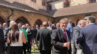 Bei bestem Wetter ließ sich der Festakt „50 Jahre Main-Tauber-Kreis“ genießen. Allein die Nachricht vom Tod Jörg Hasenbuschs trübte die Stimmung.
