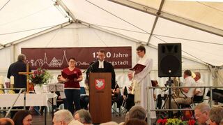 Ökumenischer Festgottesdienst mit Pater Bernard und Pfarrer Philipp Tecklenburg.